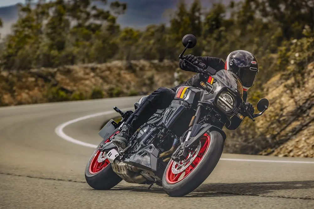 GSX-8TT