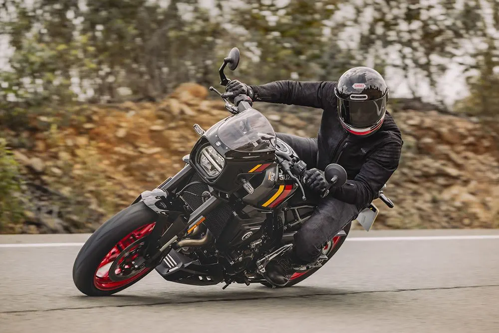 GSX-8TT